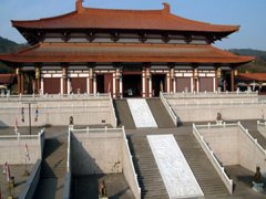 西安高桥墓园依山傍水、真山真水、佳境天成