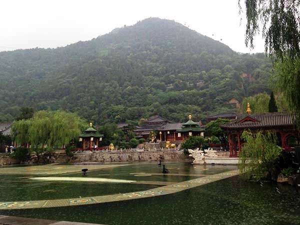 西安骊山墓园