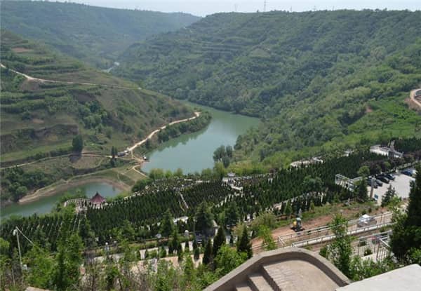 西安高桥骨灰墓园-灞桥区鲸鱼沟口