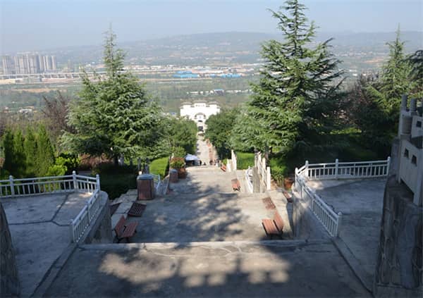 西安霸陵墓园新区可靠吗