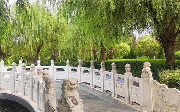 阎良区汉皇树葬墓园的环境和设施如何?