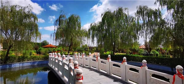 阎良汉皇树葬骨灰公墓在园区设计上有哪些特色,如何体现其文化底蕴?