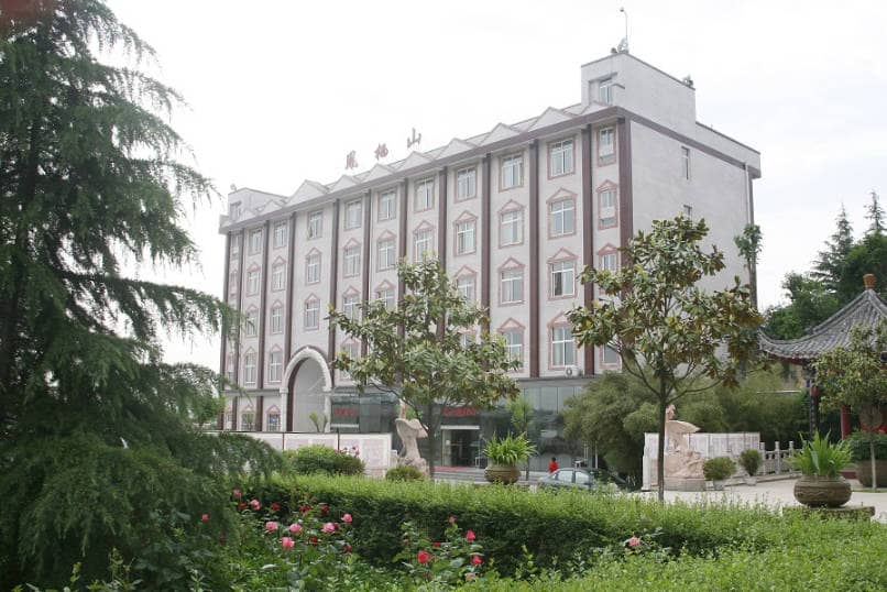 西安凤栖山墓园近期开放不