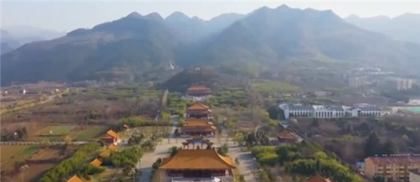 寿阳山墓园的具体位置在哪里,其周边环境有何特点?