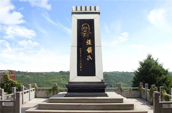 西安霸陵墓园VS寿阳山墓园：全方位对比，尊享之选