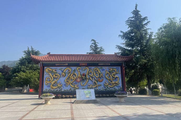 西安慈恩园在提供墓葬服务时,如何体现对顾客的关怀?