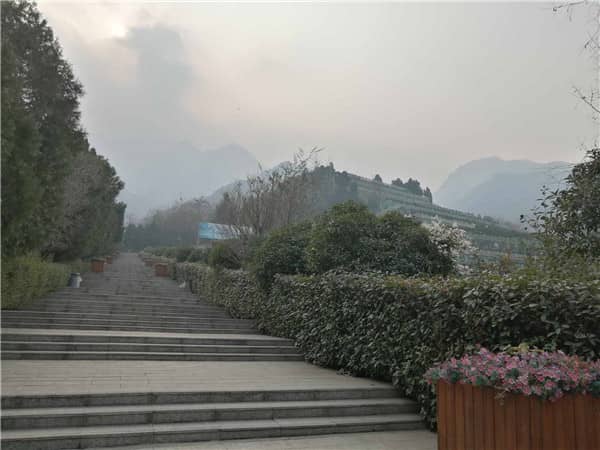 西安九龙山公墓与其他墓地相比有哪些不同之处?