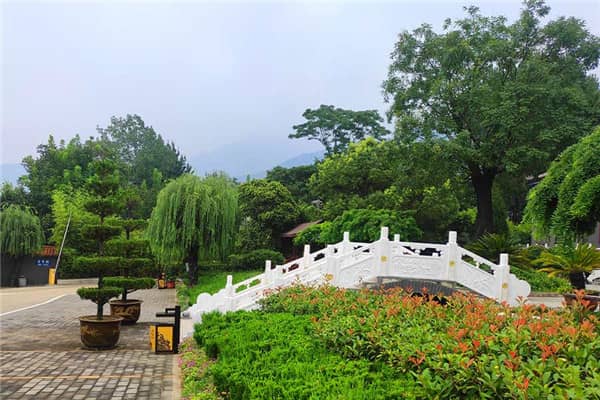西安九龙山公墓的墓区价格是多少