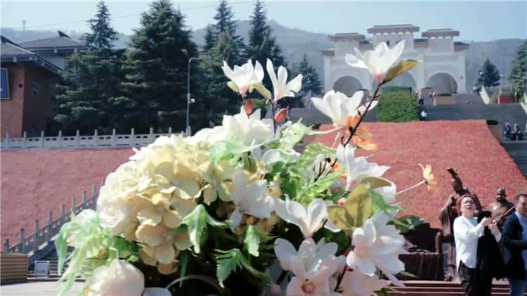 西安霸陵墓园是否提供个性化定制服务？