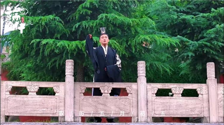 西安霸陵墓园的具体地理位置是怎样的?
