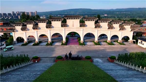 西安霸陵墓园地形地貌与园区布局详解