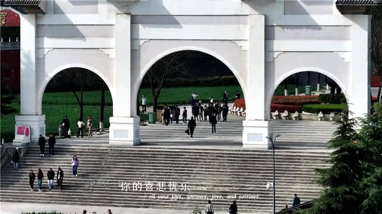 西安霸陵墓园新区在建筑规模和规划设计上有哪些特色？