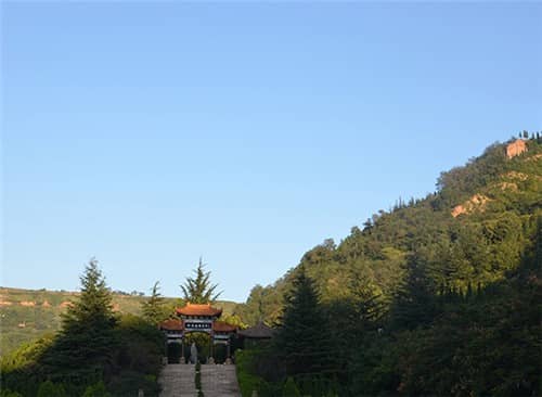 西安市高桥墓园的价格区间是多少？