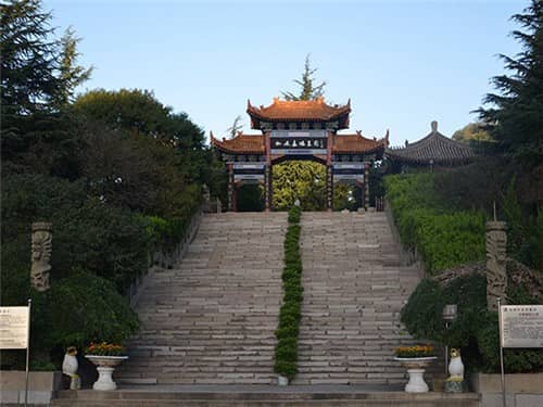 西安高桥墓园的墓地价格行情如何,有哪些性价比高的选择?