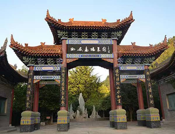 西安高桥墓园出行线路建议